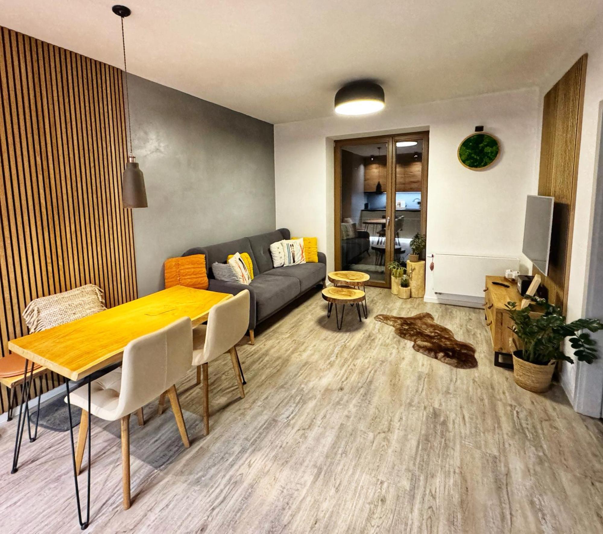 Apartman Vista Rokytnice โรกีนีซ นัด ยีเซอโร ภายนอก รูปภาพ